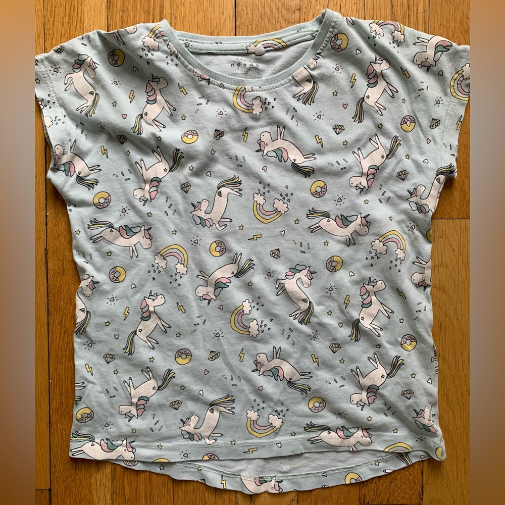 Beautiful Unicorn/Rainbow T-Shirt Size 5-6yrs